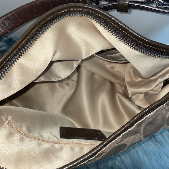Coach ‘Zoe’ Signature Hobo - Picture 12 of 16